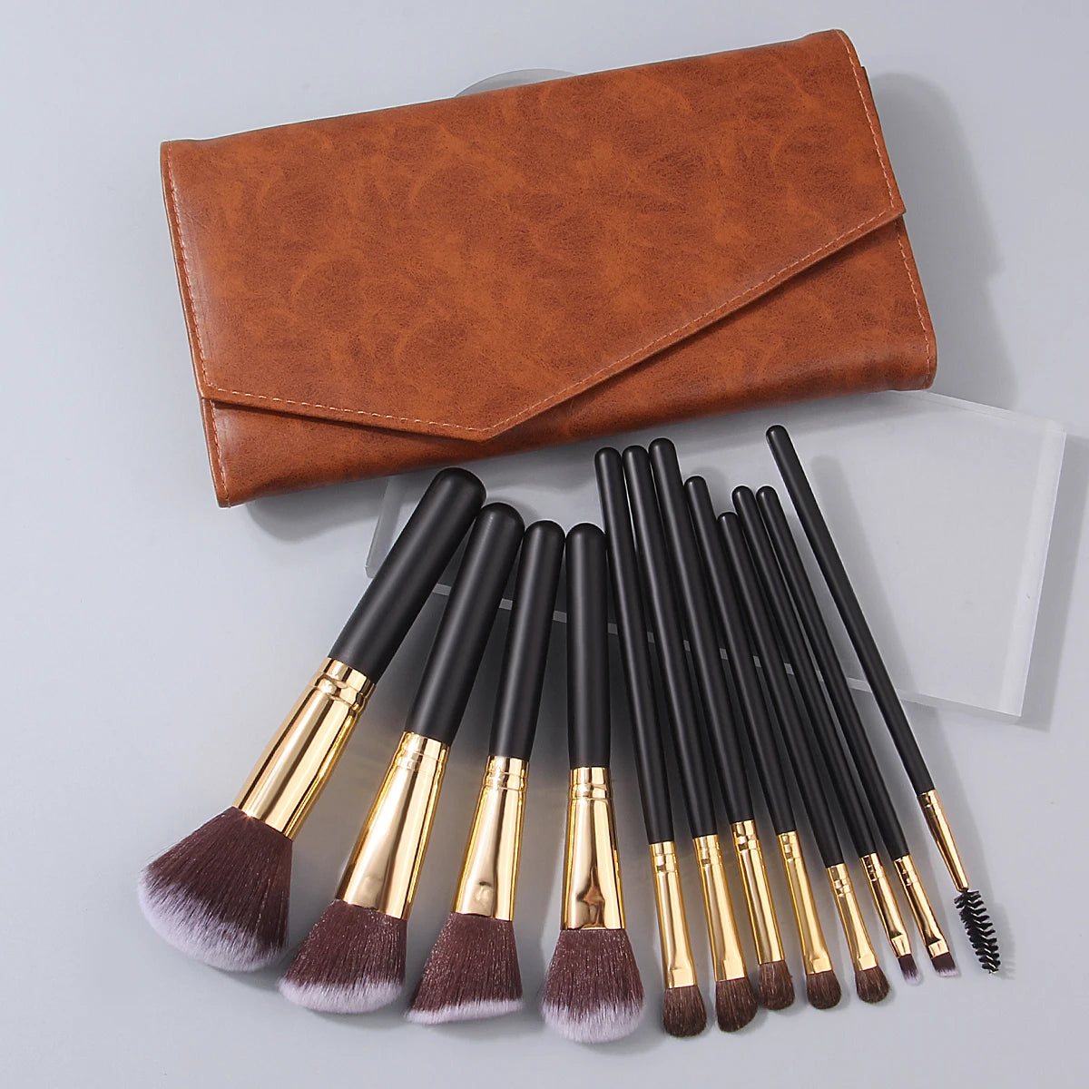 Travel makeup Essentials: 12pieces makeup brush set + Storage bag, soft bristles for easy powder grasping, portable beauty tools